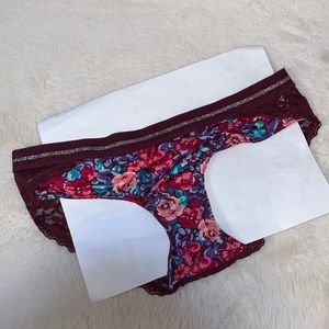 Small Gilly Hicks floral lace panty